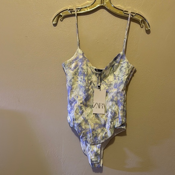 Zara White and Light Purple Floral Bodysuit - Picture 2 of 8
